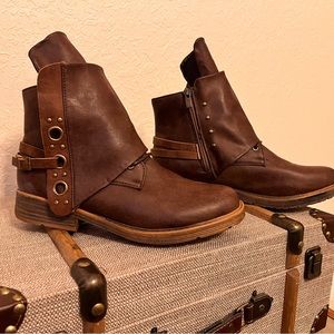 Brown wide ankle slip on boots- Size 8